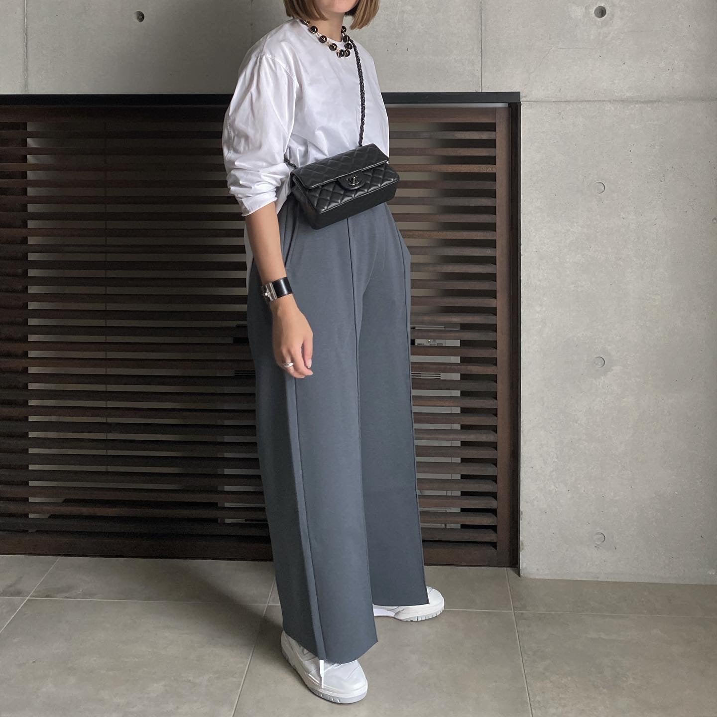 【新品未使用】lohen ミラノリブピンタックワイドパンツ　サイズ38ファッション