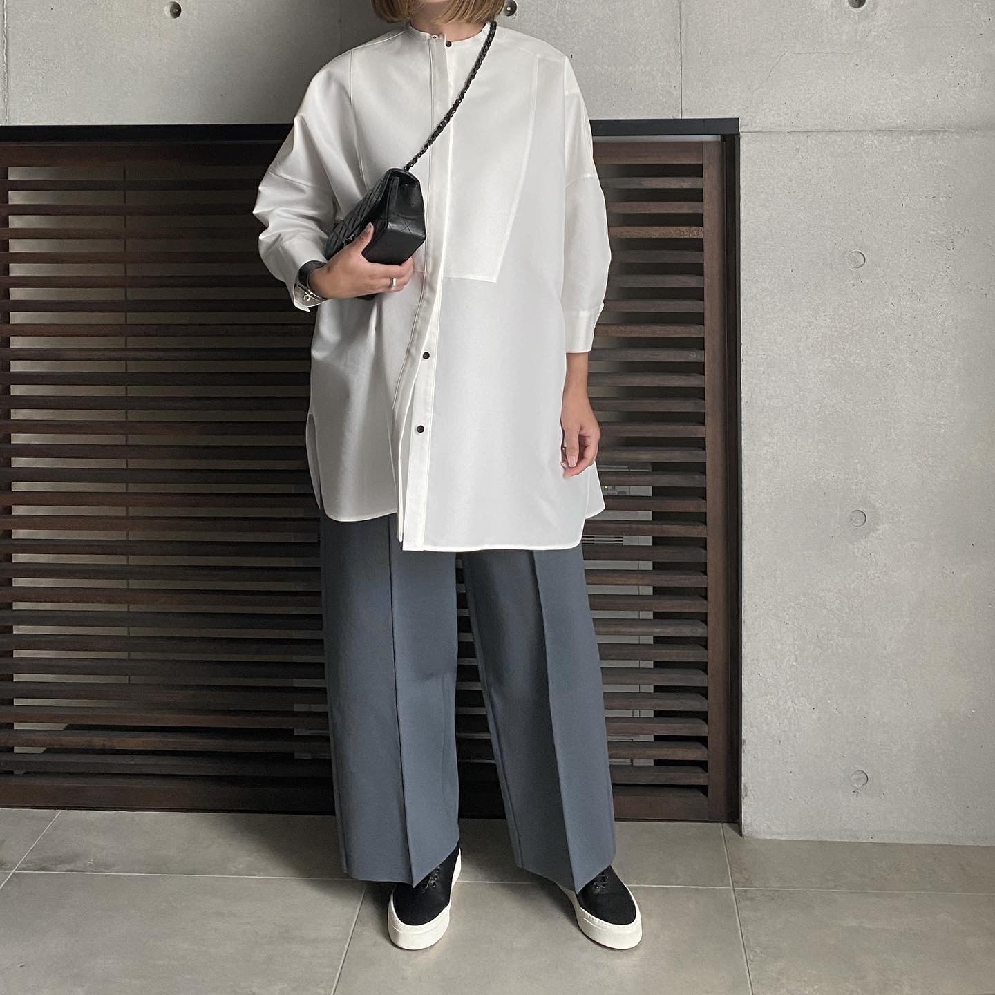 【新品未使用】lohen ミラノリブピンタックワイドパンツ　サイズ38ファッション