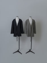 画像をギャラリービューアに読み込む, 【2025SS PRE ORDER】V COLLAR LIGHT JACKET
