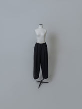 画像をギャラリービューアに読み込む, 【2025SS PRE ORDER】DOUBLE WAIST 2TUCK PANTS
