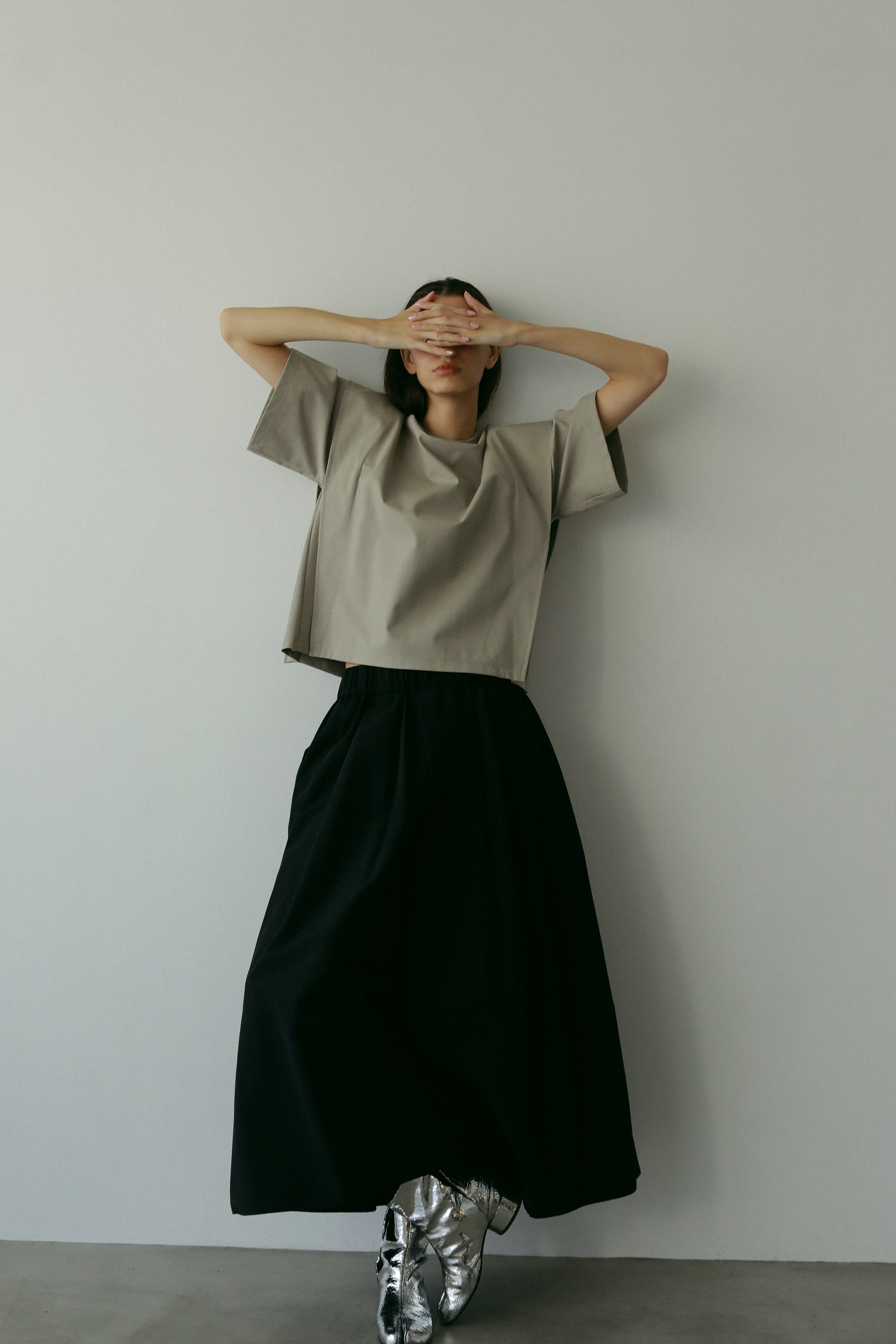 【美品】LOHEN  スカートパンツ　WHITEファッション