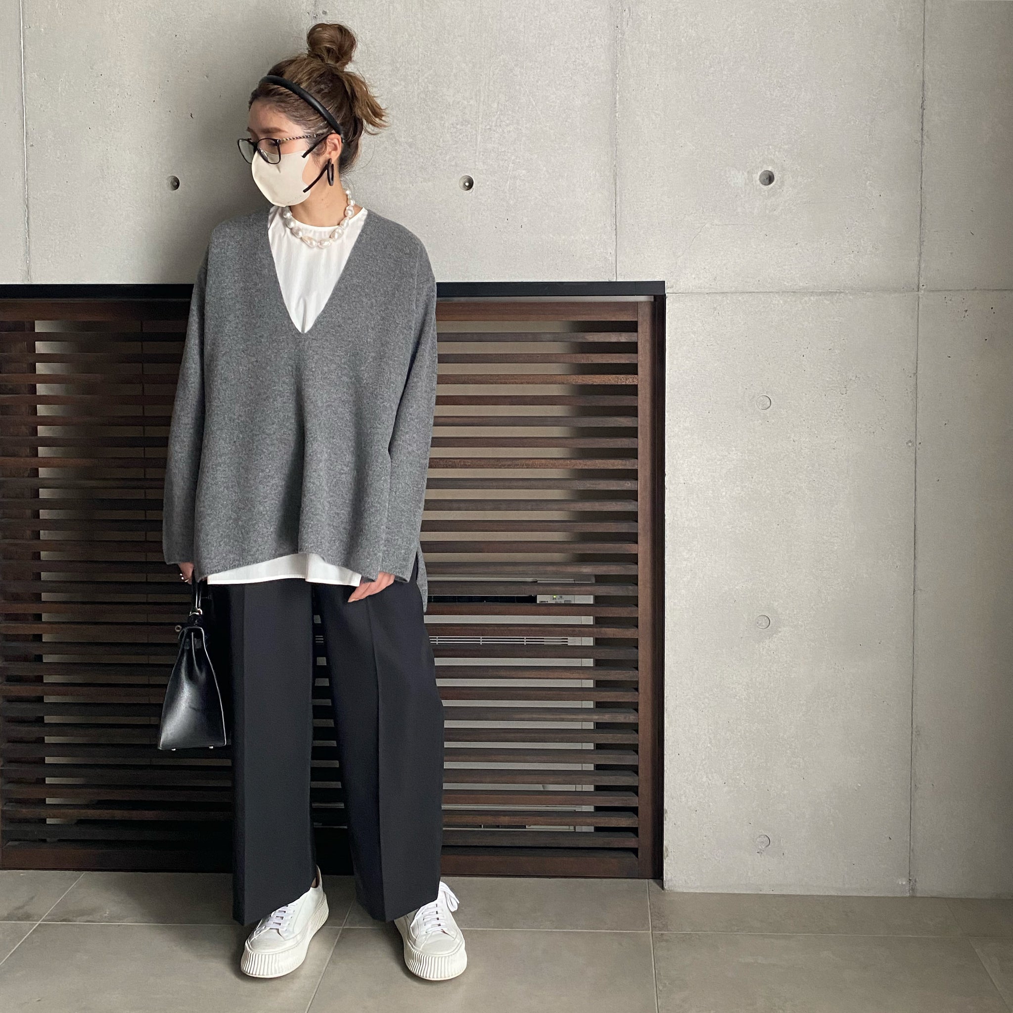 週末限定価格】LOHEN 圧縮Vネックスリットニット T.GREY-